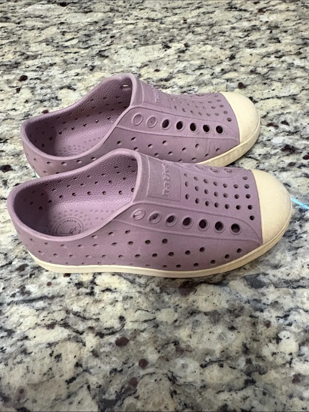 Native Little Kids Jefferson Slip-On in Mauve with Cream Toe